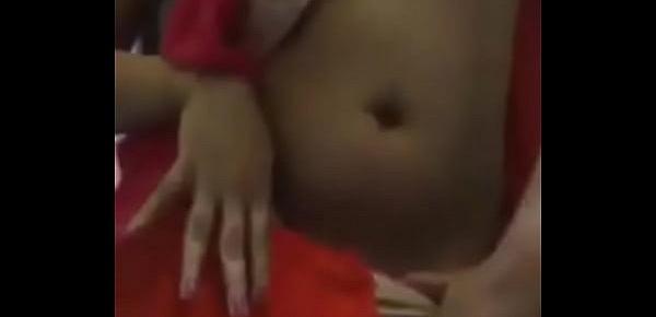  khanki maliha hot navel selfie